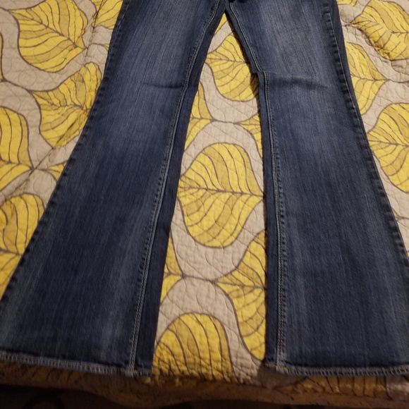 Jean's - Picture 2 of 7